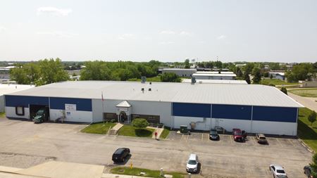Photo of commercial space at 2022 W Townline Rd in Peoria