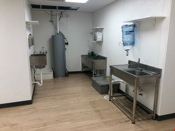 Retail Space for Lease in Downtown Aurora