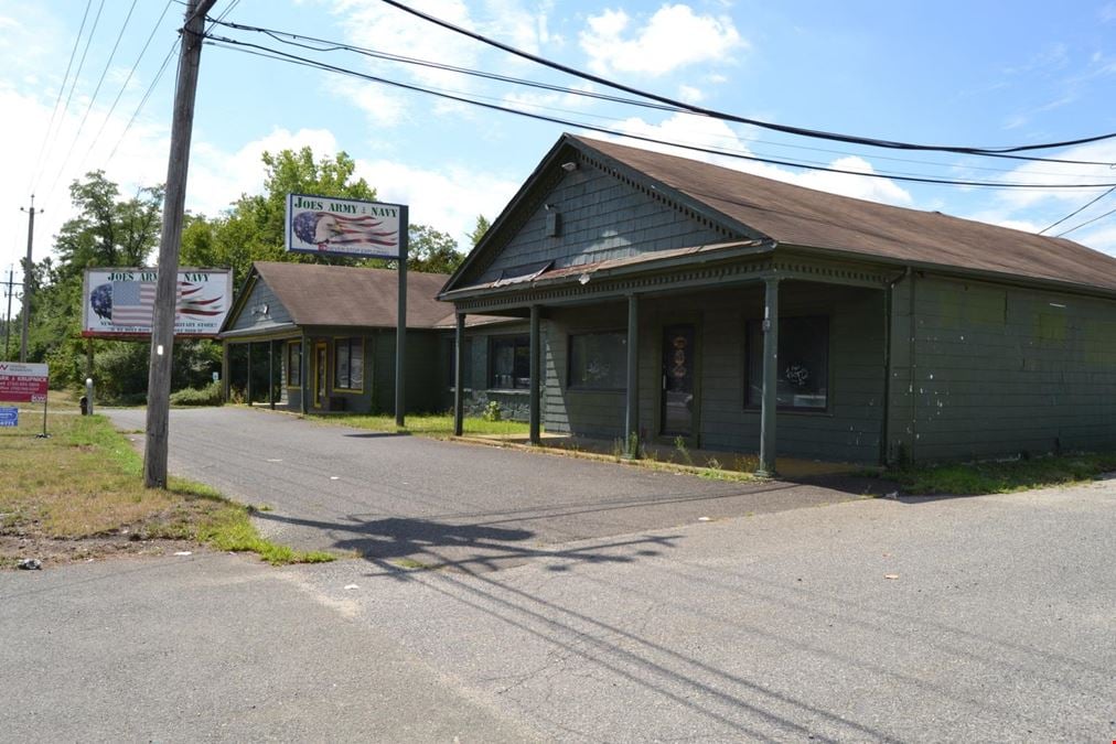 Retail property in Howell, NJ