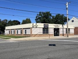 675 Broadway, Massapequa