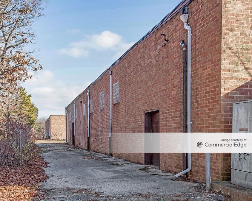 717 Broadway Avenue, Holbrook, NY 11741