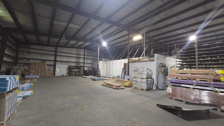 4117 N Davis - Warehouse / Showroom
