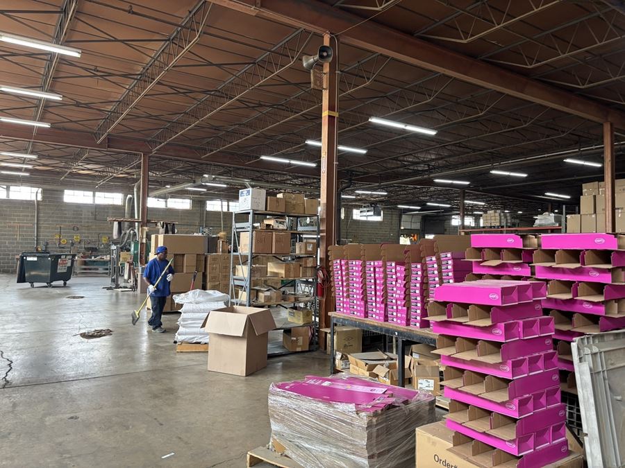 35,000 SF Industrial Building with Abundant Parking