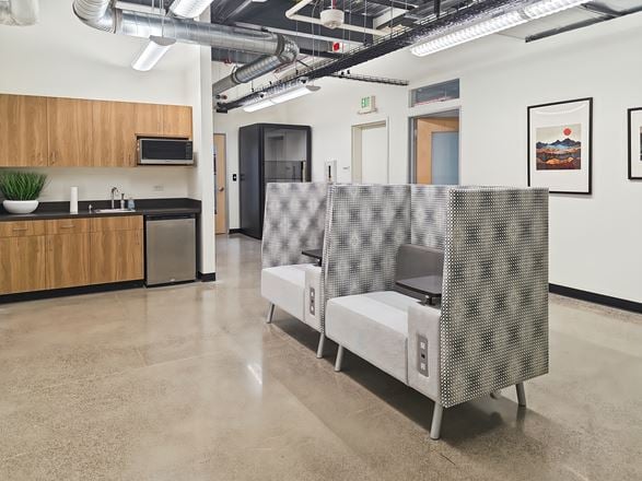 Regus - Bainbridge - Ravine Ln