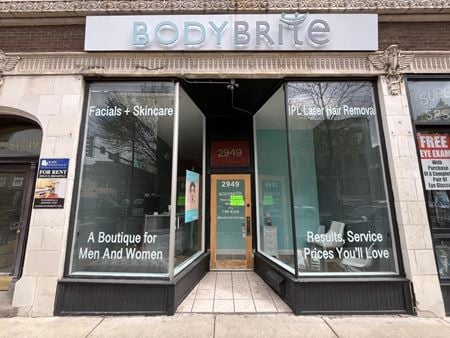Retail space for Rent at 2949 N Broadway St in Chicago