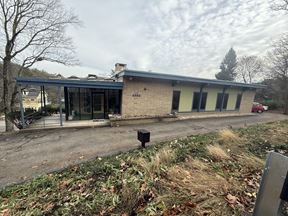 4,355 SF Office Building on 0.77 AC | Allison Park