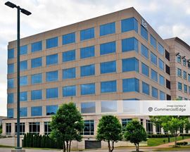 Ridgeway Center - 999 Shady Grove