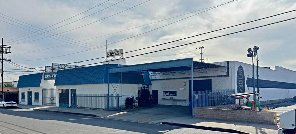 Industrial space for Rent at 15958 Arminta St in Los Angeles