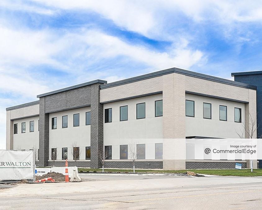 2720 Fairview Avenue North, Roseville, MN 55113