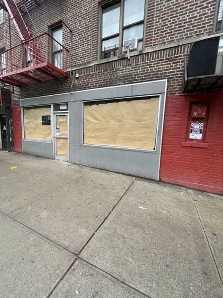 Retail space for Rent at 4984 Broadway in New York