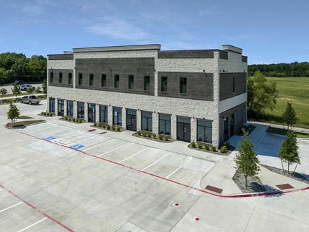 Photo of commercial space at 950 N Main Street in Keller