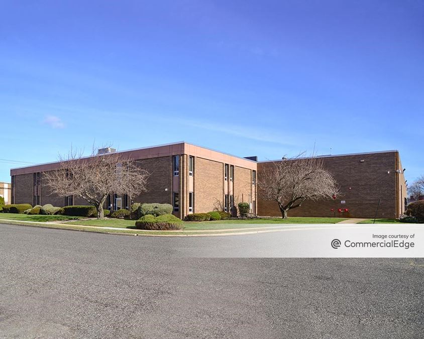 35 Oxford Drive, Moonachie, NJ Industrial Building