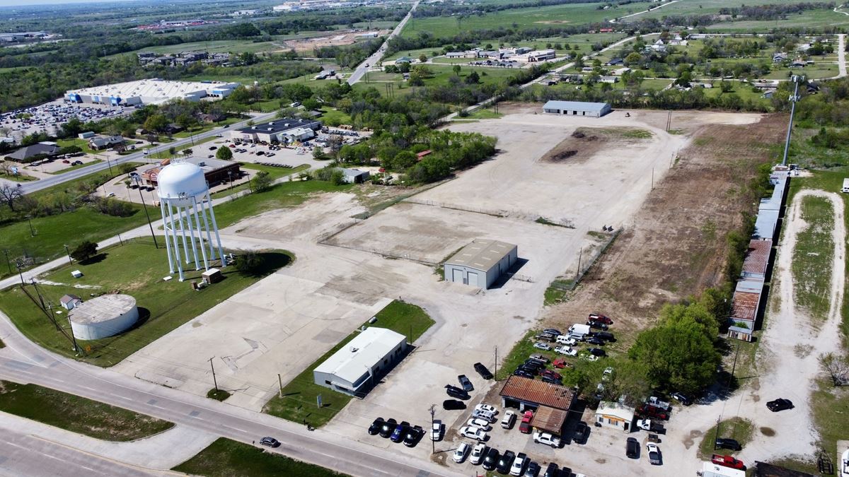 20,700 SF Industrial on ±24.56 Acres