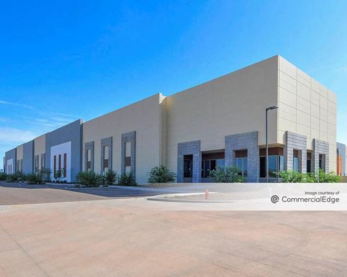 Loop 303 & Glendale Avenue Pads