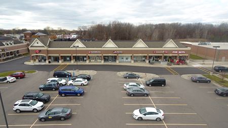 Heritage Village Shopping Center - Warren