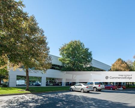 Photo of commercial space at 1755 Creekside Oaks Drive in Sacramento