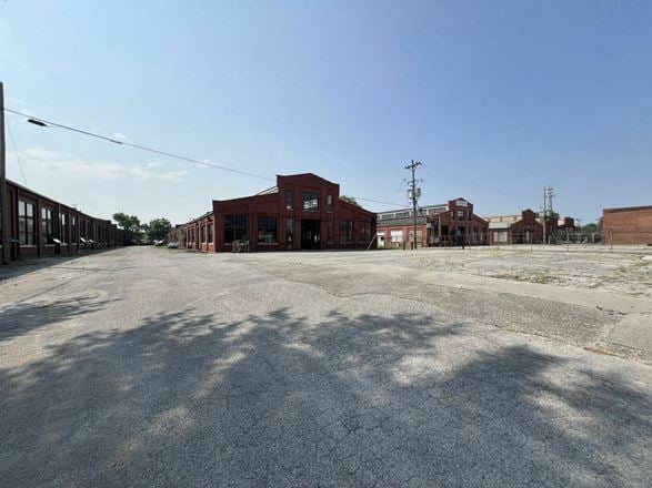 1809 & 1815 Commerce Rd, Louisville, KY