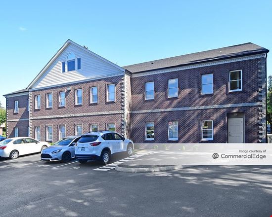 917, 919 & 921 Lakeridge Way SW