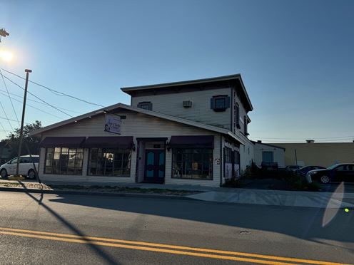 Mixed Use Retail Building