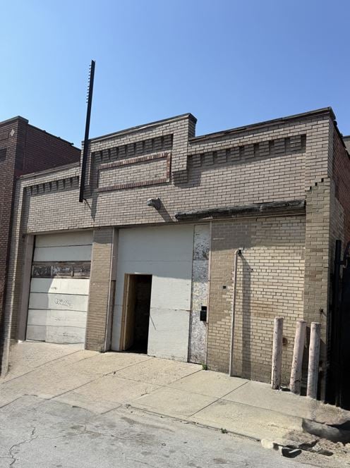 550 Oliver St.