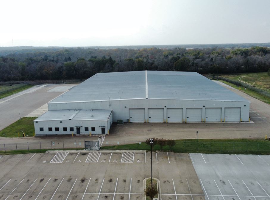 2799 North Earl Rudder Freeway - For Lease