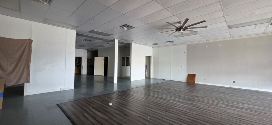 4111 Fairmont Pkwy