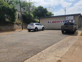 1,617 SF Office-Retail Building For Lease