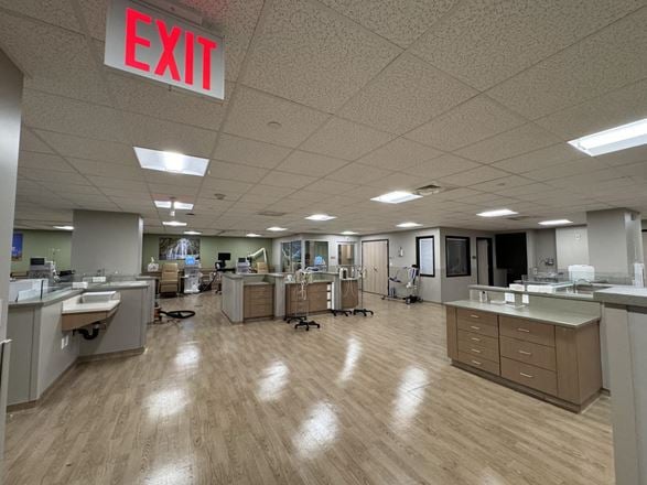 1414 West 4th St - For Lease