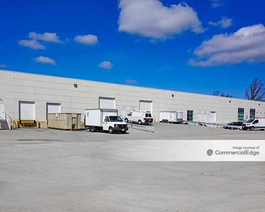 Cleveland Business Park 17909, 18013 & 18029 Cleveland Pkwy 17909