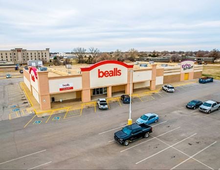 Retail space for Sale at 4110 W Owen K Garriott Rd in Enid