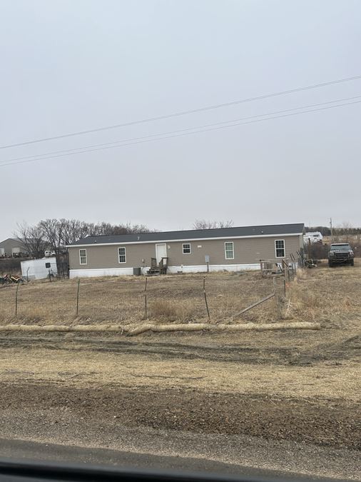 Two Quality Mobile Homes! Eight Bedroom Mobile Homes On 3+ Acres