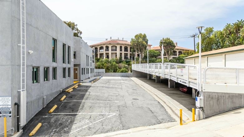 Retail / Office Space On The Malibu Coastline
