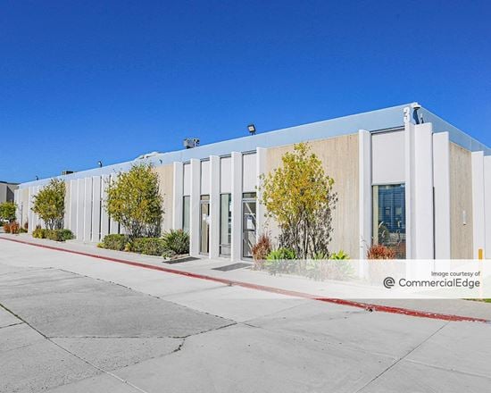 9599 & 9617 Distribution Avenue