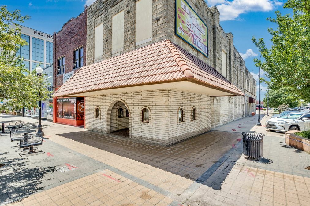 27 N Main, Hutchinson