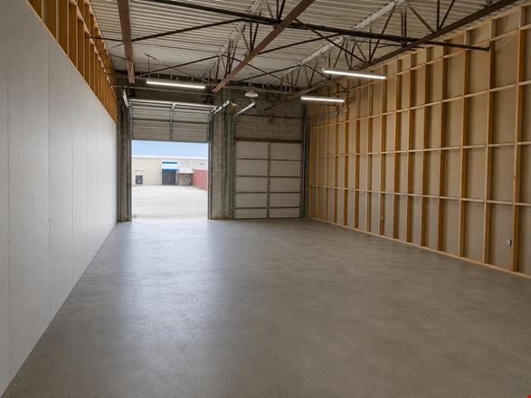Industrial - Vertical Warehouse - Freight Terminal - Distribution 