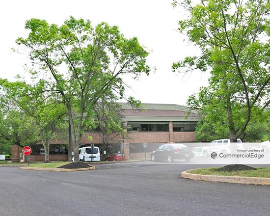 655-800 Business Center Drive