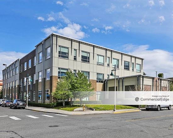 Auburn Regional Medical Plaza