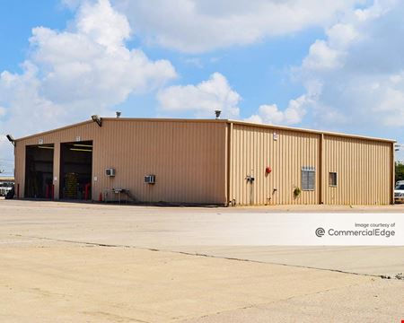 Industrial space for Rent at 2817 Braswell Drive in Fort Worth
