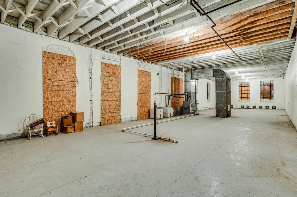 27 N Main, Hutchinson