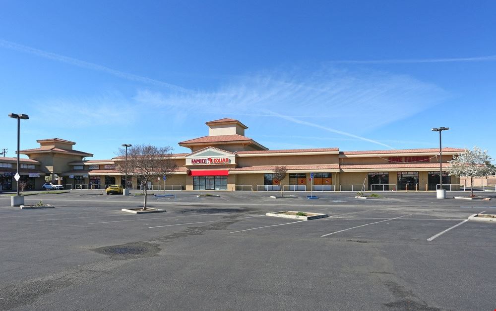 High Exposure Retail Spaces Available in Gateway Plaza