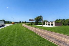 410 W. Interstate 30 Frontage Rd. Mount Vernon