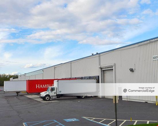 Turnpike 10 Commerce Center - 3001 Woodbridge Avenue