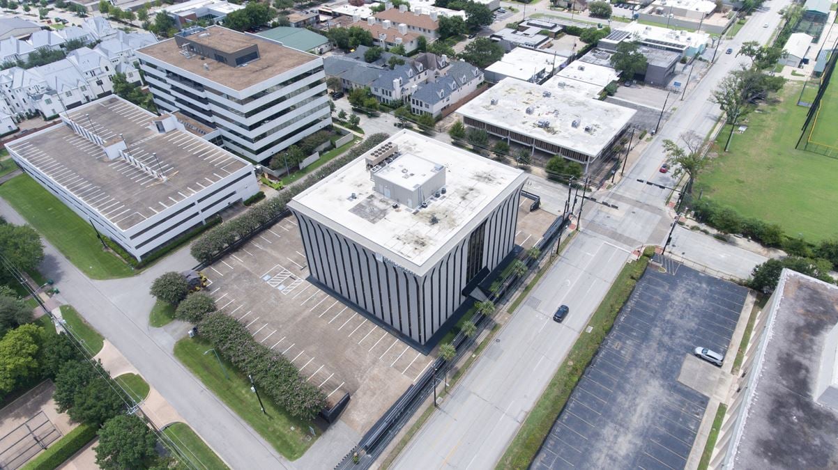 3131 W Alabama