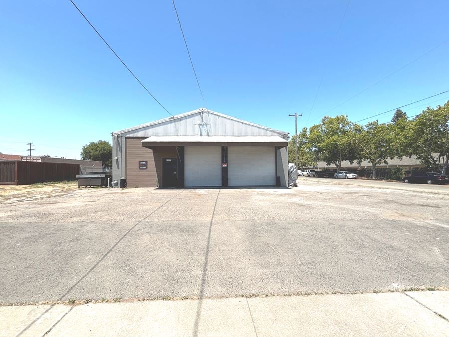 Rare Standalone Shop For Lease