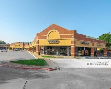 Photo of commercial space at 1001 NE Green Oaks Blvd in Arlington