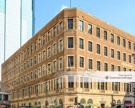 Young Quinlan Building