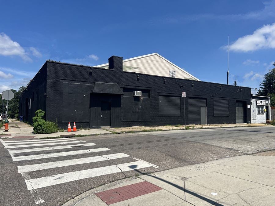 67 West Queen Lane