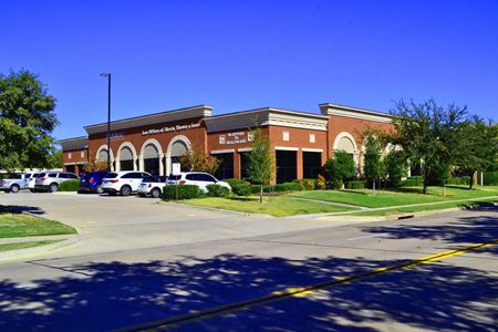 Photo of commercial space at 305 Cimarron Trail in Irving