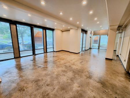 Retail space for Rent at 511 W Division in Chicago