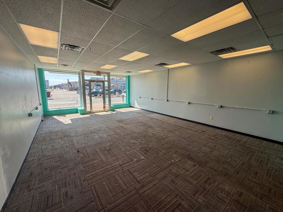 River Center Plaza - 1611-1645 N Broadway